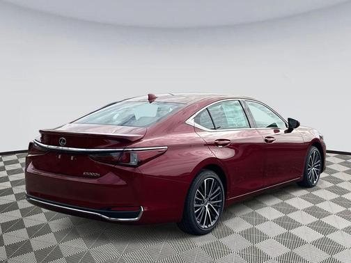 2025 Lexus ES 300h Premium