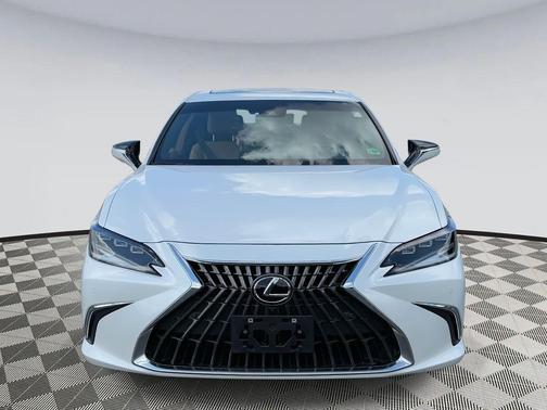 2024 Lexus ES 300h Ultra Luxury