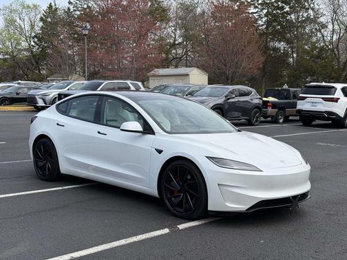 Pearl White Multi-Coat 2025 Tesla Model 3 Performance