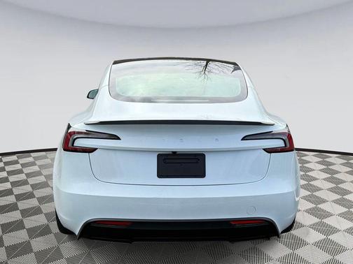 Pearl White Multi-Coat 2025 Tesla Model 3 Performance