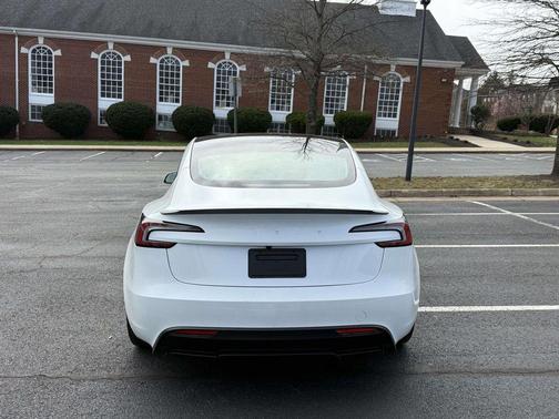 Pearl White Multi-Coat 2025 Tesla Model 3 Performance