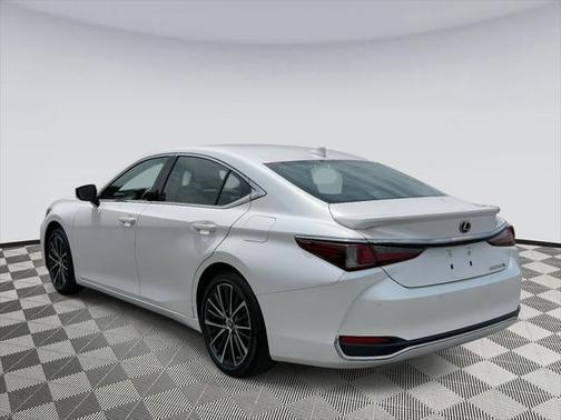 2024 Lexus ES 300h F SPORT Design