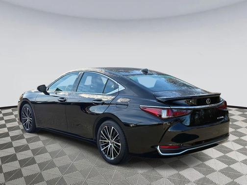 2024 Lexus ES 300h Premium