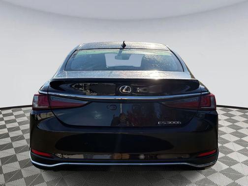 2024 Lexus ES 300h Premium