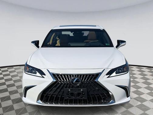 2025 Lexus ES 300h Luxury