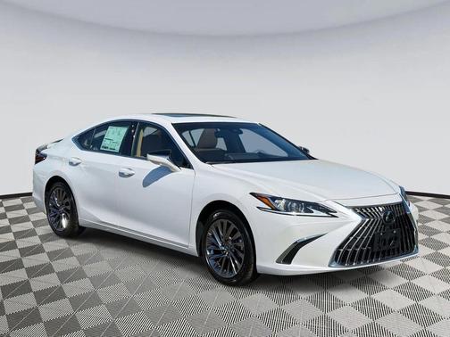 2025 Lexus ES 300h Luxury