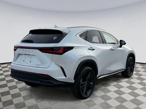 Eminent White Pearl 2025 Lexus NX 450h+ Luxury