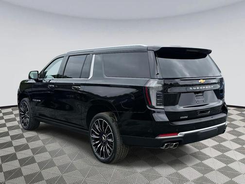 2025 Chevrolet Suburban 4WD High Country