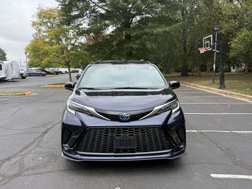 2021 Toyota Sienna XSE 7 Passenger