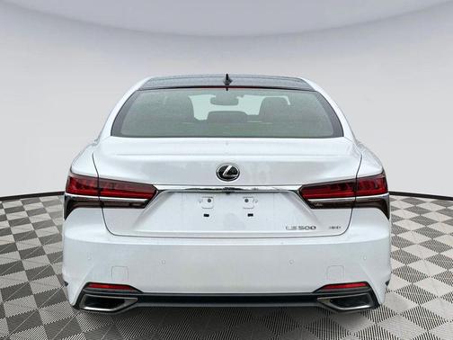 Eminent White Pearl 2018 Lexus LS 500 Base
