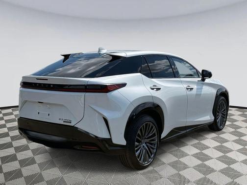 2023 Lexus RZ 450e Luxury
