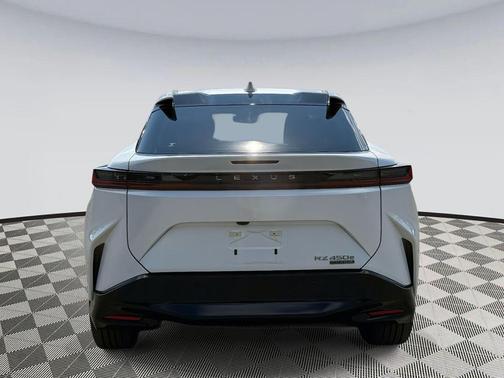 2023 Lexus RZ 450e Luxury