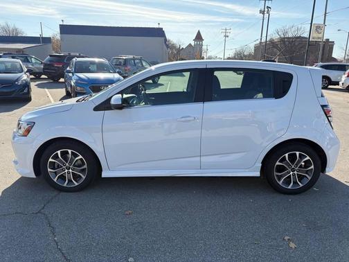 2020 Chevrolet Sonic FWD Hatchback LT 5-Door