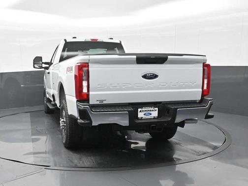 Oxford White 2025 Ford F-250 XLT