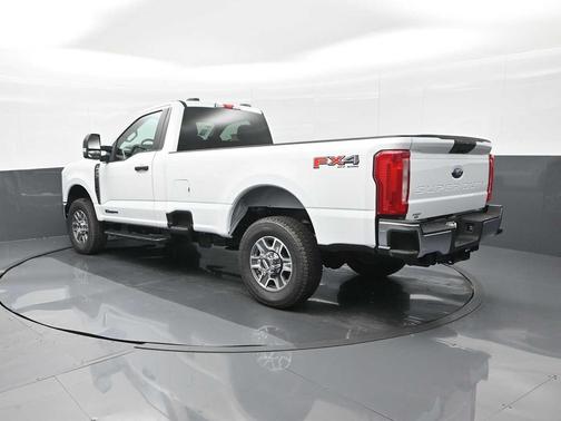 Oxford White 2025 Ford F-250 XLT