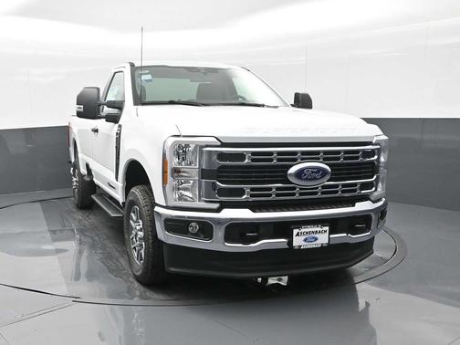 Oxford White 2025 Ford F-250 XLT