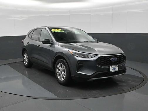 Carbonized Gray Metallic 2025 Ford Escape Active
