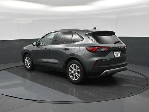 Carbonized Gray Metallic 2025 Ford Escape Active