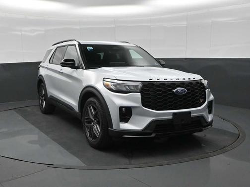 Space White Metallic 2026 Ford Explorer ST