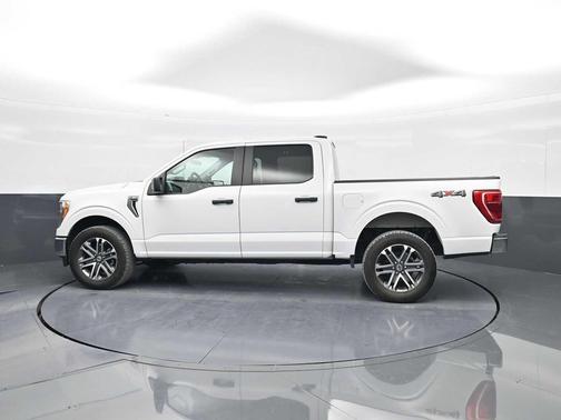 Oxford White 2022 Ford F-150 XLT