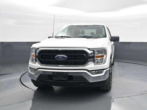 Oxford White 2022 Ford F-150 XLT