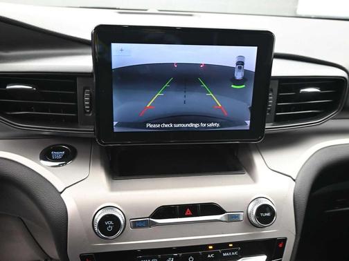 Oxford White 2023 Ford Explorer XLT