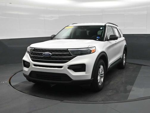 Oxford White 2023 Ford Explorer XLT