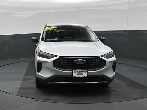 Space Silver Metallic 2025 Ford Escape Active