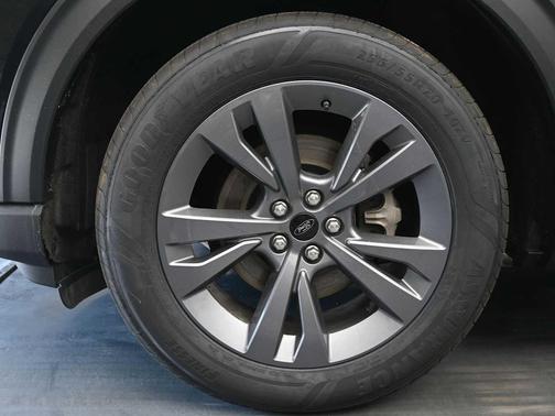 Agate Black Metallic 2025 Ford Explorer Active