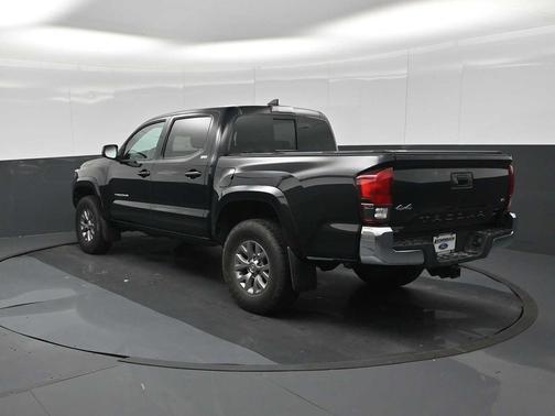 Midnight Black Metallic 2019 Toyota Tacoma SR5