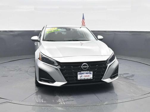 Brilliant Silver Metallic 2023 Nissan Altima 2.5 SV