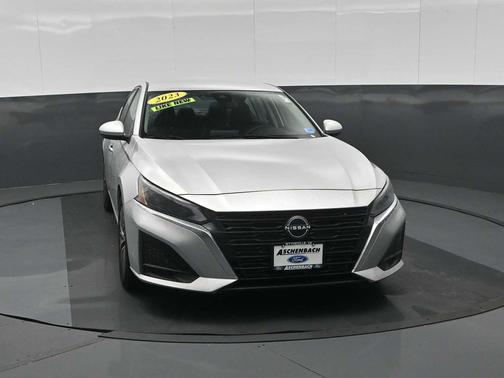 Brilliant Silver Metallic 2023 Nissan Altima 2.5 SV