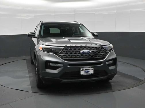 Carbonized Gray Metallic 2024 Ford Explorer XLT