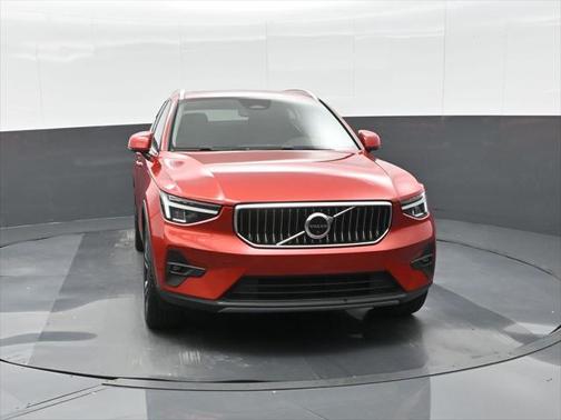 2023 Volvo XC40 B5 Plus Bright Theme