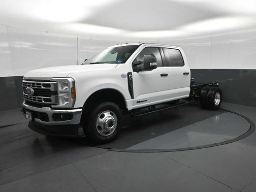 Oxford White 2026 Ford F-350 XL