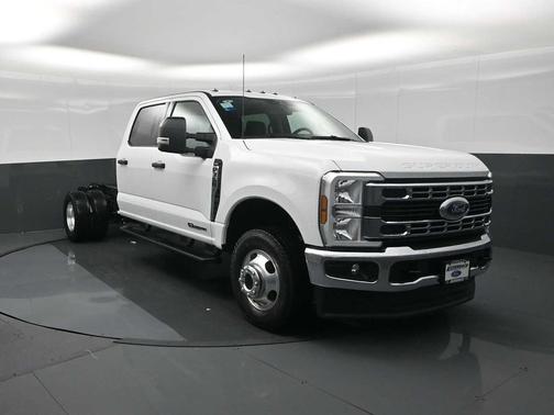 Oxford White 2026 Ford F-350 XL