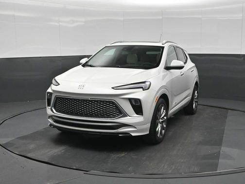 White Frost Tricoat 2025 Buick Encore GX Avenir
