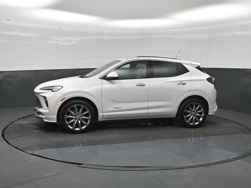 White Frost Tricoat 2025 Buick Encore GX Avenir
