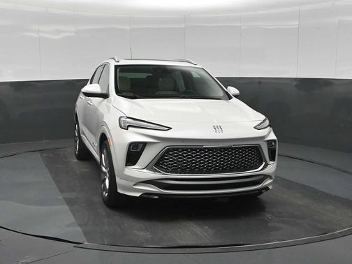 White Frost Tricoat 2025 Buick Encore GX Avenir