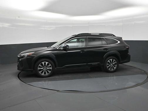 Crystal Black Silica 2023 Subaru Outback Limited XT
