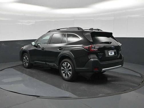 Crystal Black Silica 2023 Subaru Outback Limited XT