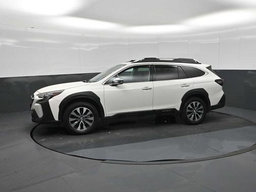 Crystal White Pearl 2023 Subaru Outback Touring XT