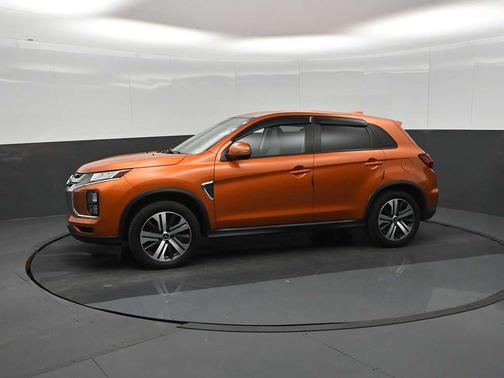 Sunshine Orange Metallic 2023 Mitsubishi Outlander Sport SE