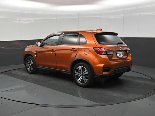 Sunshine Orange Metallic 2023 Mitsubishi Outlander Sport SE