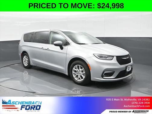 2023 Chrysler Pacifica Touring L