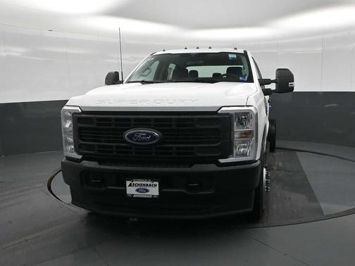 Oxford White 2026 Ford F-350 XL