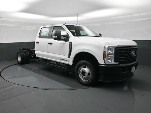Oxford White 2026 Ford F-350 XL
