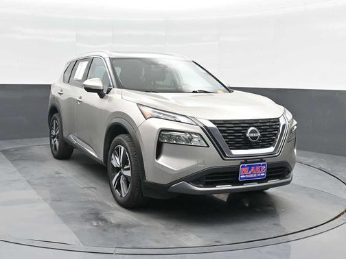 Champagne Silver Metallic 2023 Nissan Rogue SL