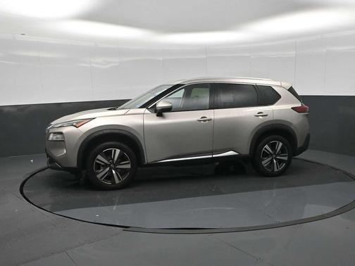 Champagne Silver Metallic 2023 Nissan Rogue SL