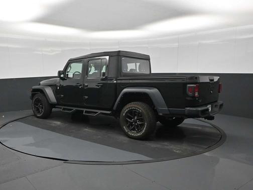 Black Clearcoat 2022 Jeep Gladiator Sport
